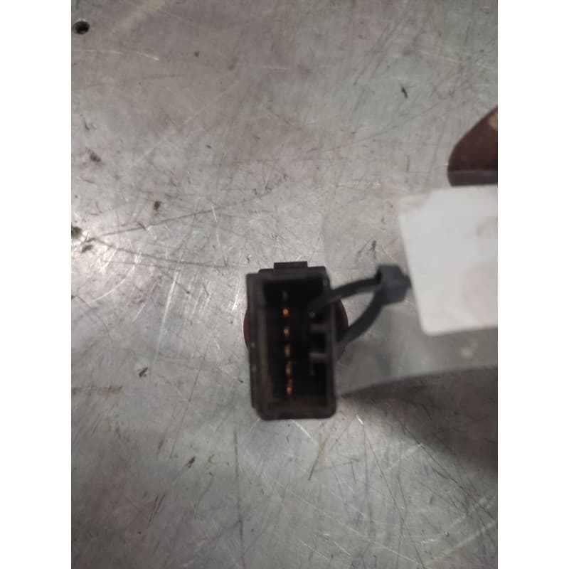Recambio de warning para kia sorento 2.5 crdi ex referencia OEM IAM  8 PINS 2
