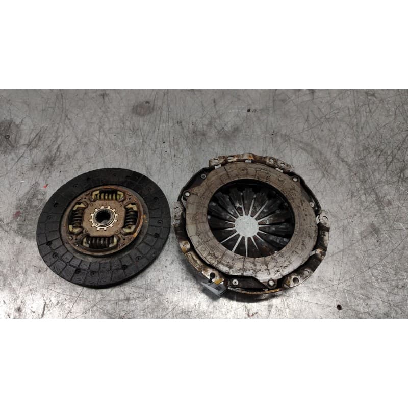 Recambio de kit embrague para toyota auris active referencia OEM IAM - Blanco 3