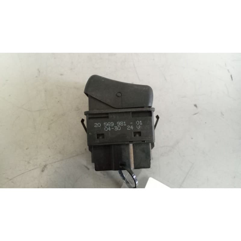 Recambio de interruptor para volvo fm 12 2002 referencia OEM IAM 20569981 - Blanco 2