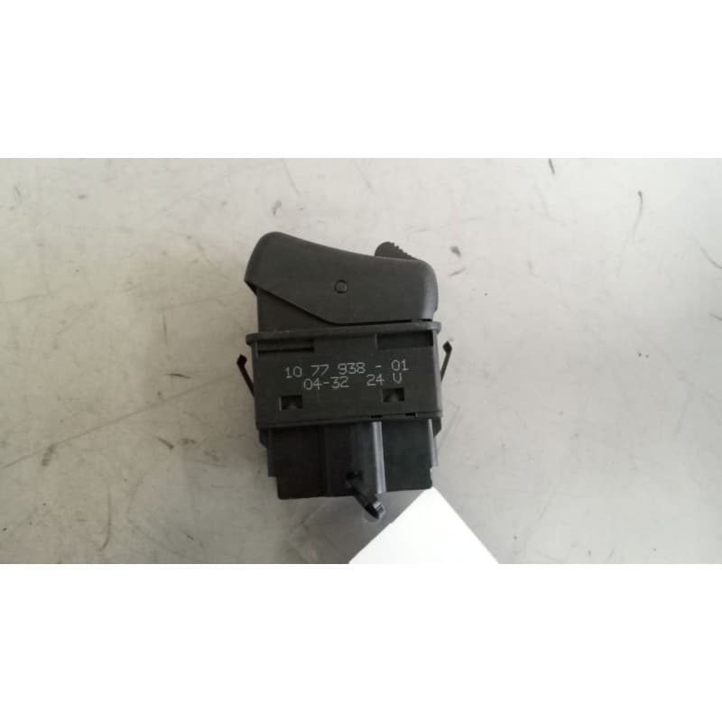 Recambio de interruptor para volvo fm 12 2002 referencia OEM IAM 1077938 - Blanco 2