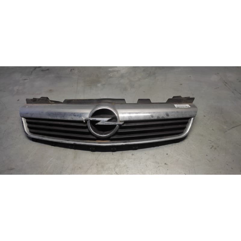 Recambio de rejilla delantera central para opel zafira b cosmo referencia OEM IAM