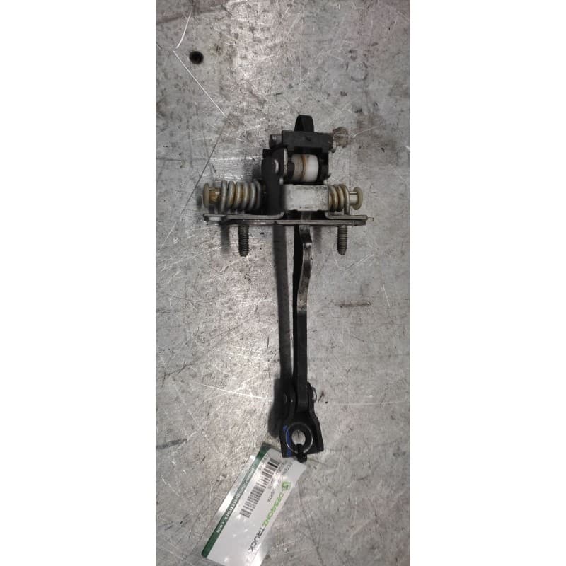 Recambio de retenedor puerta para peugeot 5008 referencia OEM IAM 2