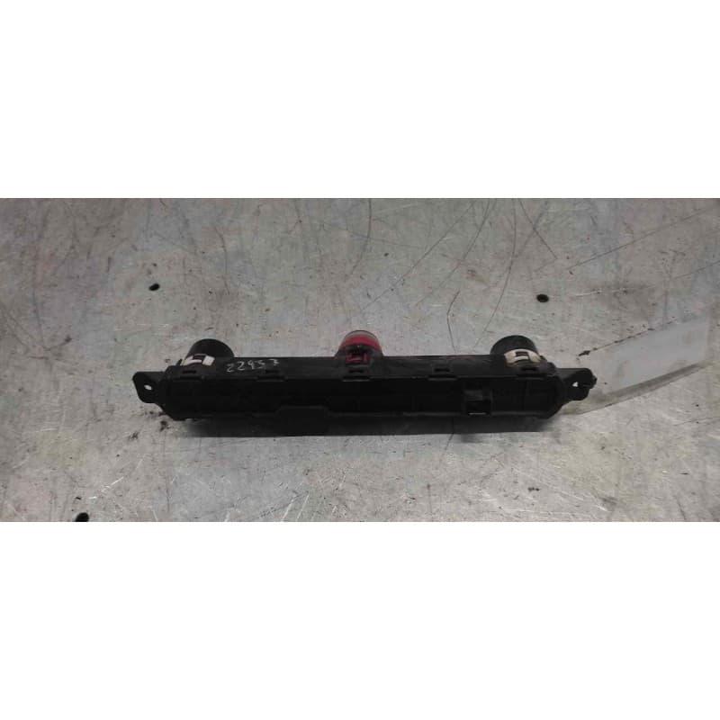 Recambio de warning para fiat nuova 500 (150) blackjack referencia OEM IAM C977 5 PINS - Rojo 2