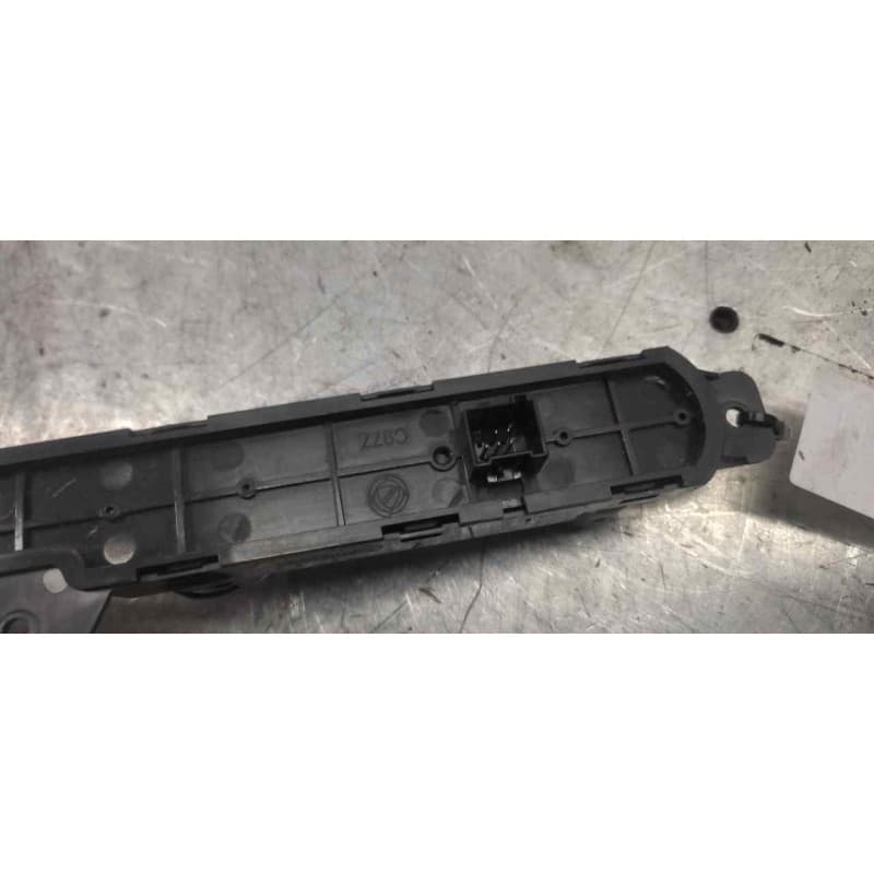 Recambio de warning para fiat nuova 500 (150) blackjack referencia OEM IAM C977 5 PINS - Rojo 3