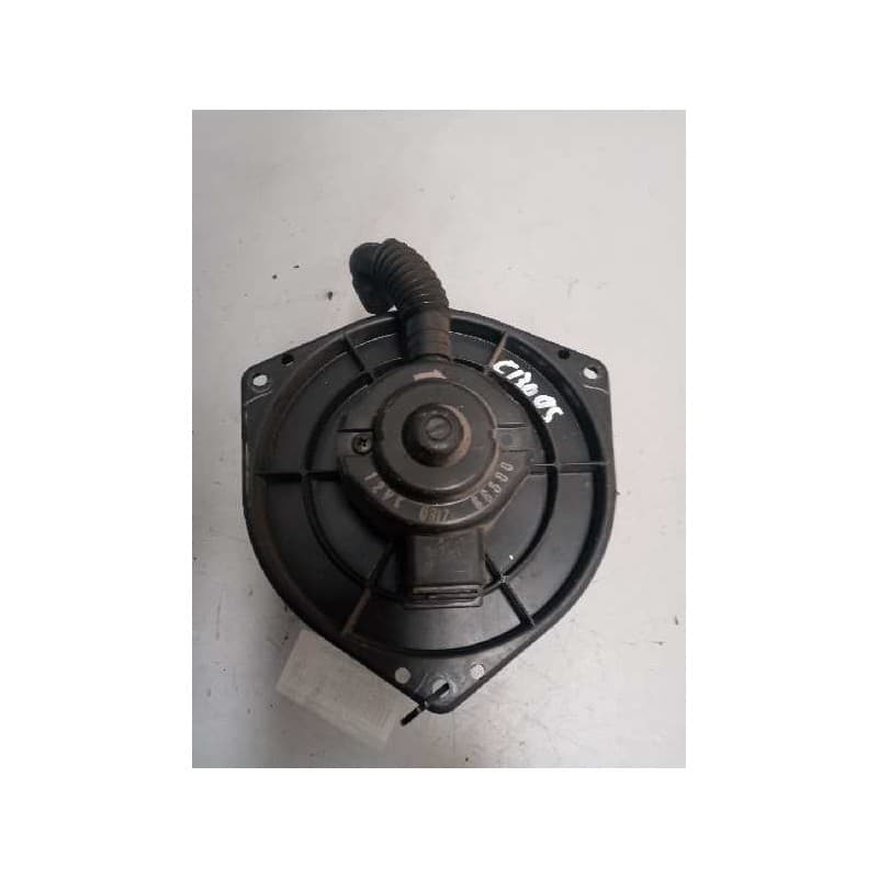 Recambio de motor calefaccion para nissan cabstar e referencia OEM IAM 272200T300 - Blanco 2