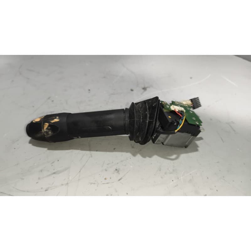Recambio de mando intermitentes para iveco crossway referencia OEM IAM 5802518451 5