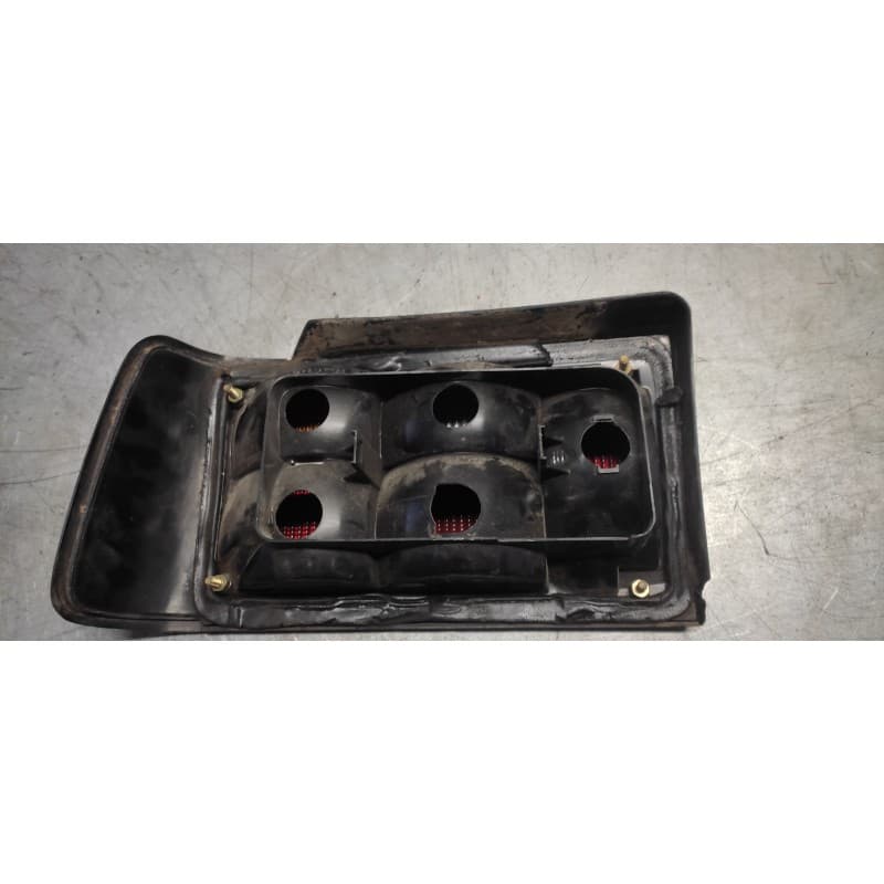Recambio de piloto trasero derecho para ford orion gl referencia OEM IAM 2