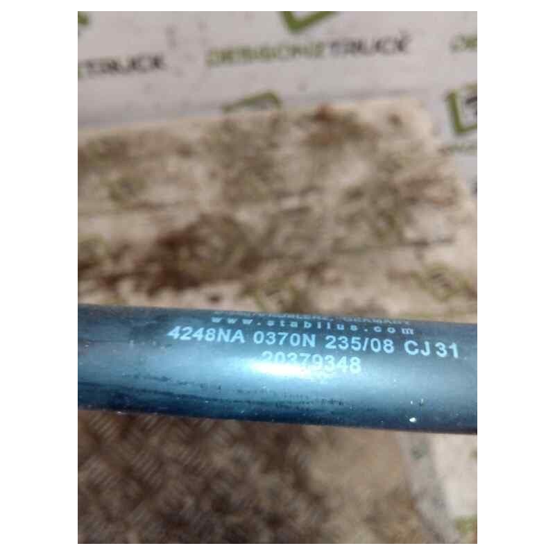 Recambio de bombin calandra para volvo fh referencia OEM IAM 20379348 - Blanco 2
