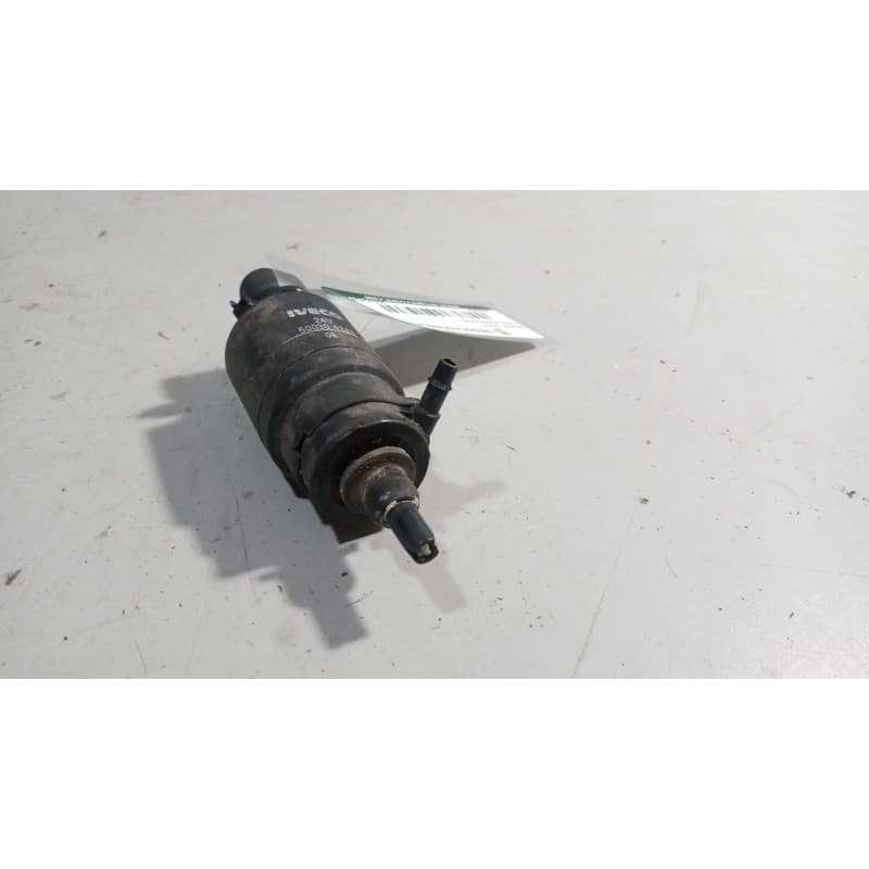 Recambio de bomba limpia para iveco eurocargo 5.9 diesel referencia OEM IAM 500304249 - Blanco