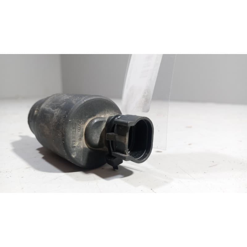 Recambio de bomba limpia para iveco eurocargo 5.9 diesel referencia OEM IAM 500304249 - Blanco 2