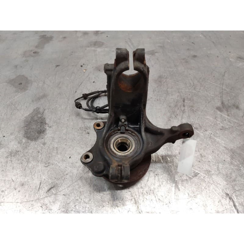 Recambio de mangueta delantera derecha para peugeot 207 sw confort referencia OEM IAM - Blanco 3