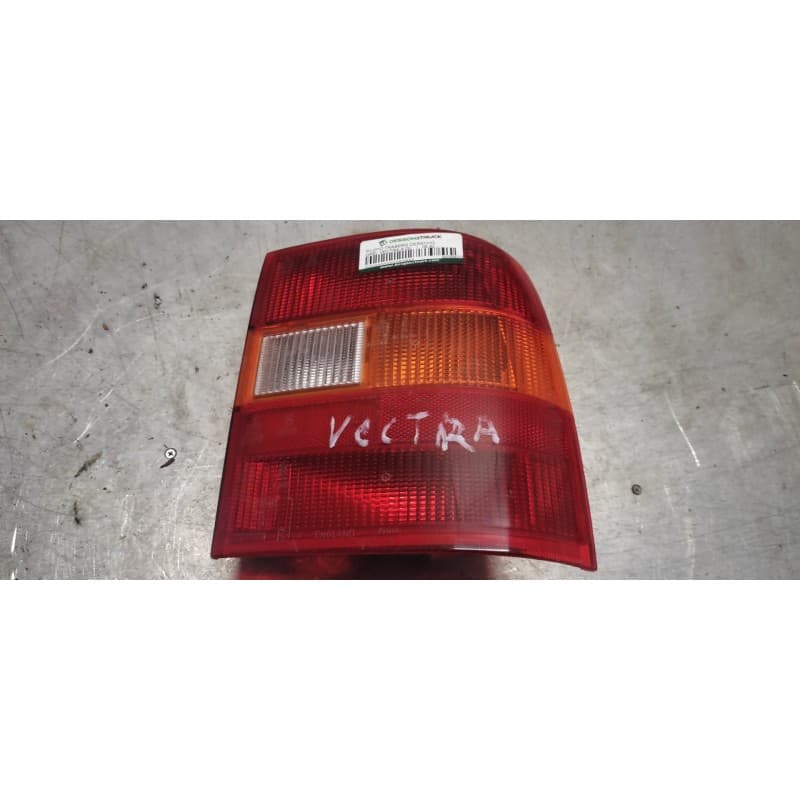 Recambio de piloto trasero derecho para opel vectra a gl referencia OEM IAM 90358315