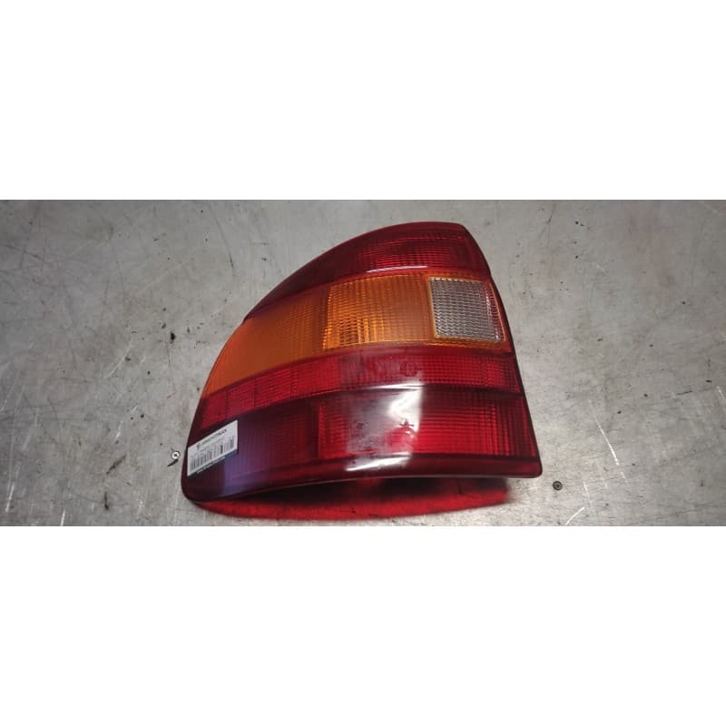 Recambio de piloto trasero izquierdo para opel astra f berlina cdx referencia OEM IAM