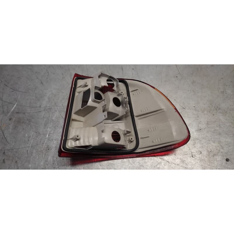 Recambio de piloto trasero izquierdo para opel astra f berlina cdx referencia OEM IAM 2