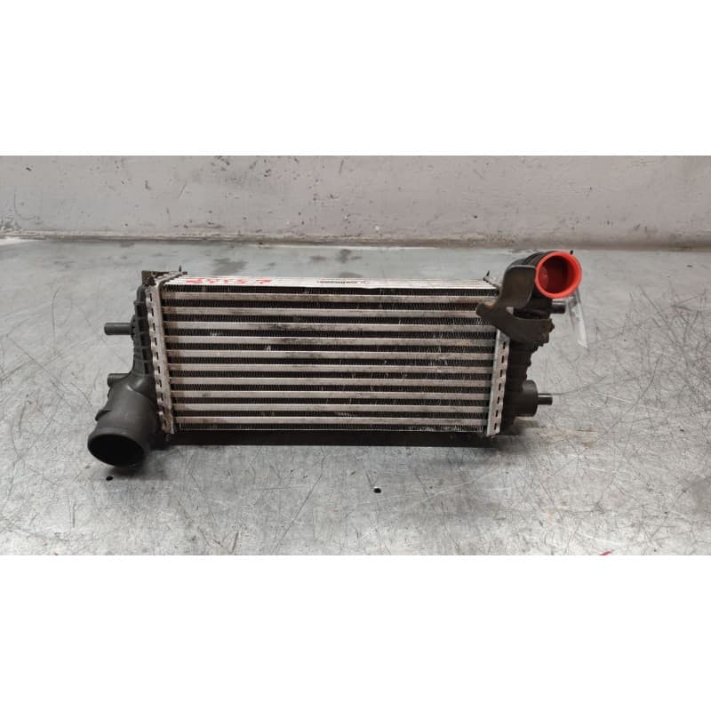 Recambio de intercooler para ford focus lim. (cb8) titanium referencia OEM IAM - Plata