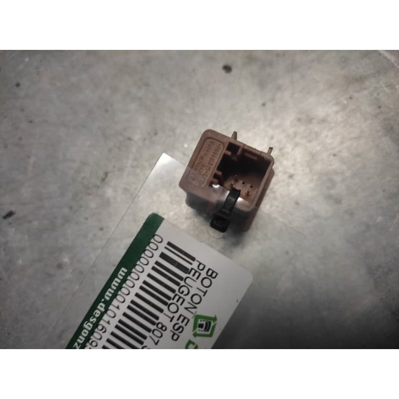 Recambio de boton esp para peugeot 807 sv referencia OEM IAM   3 PINS - Negro 2