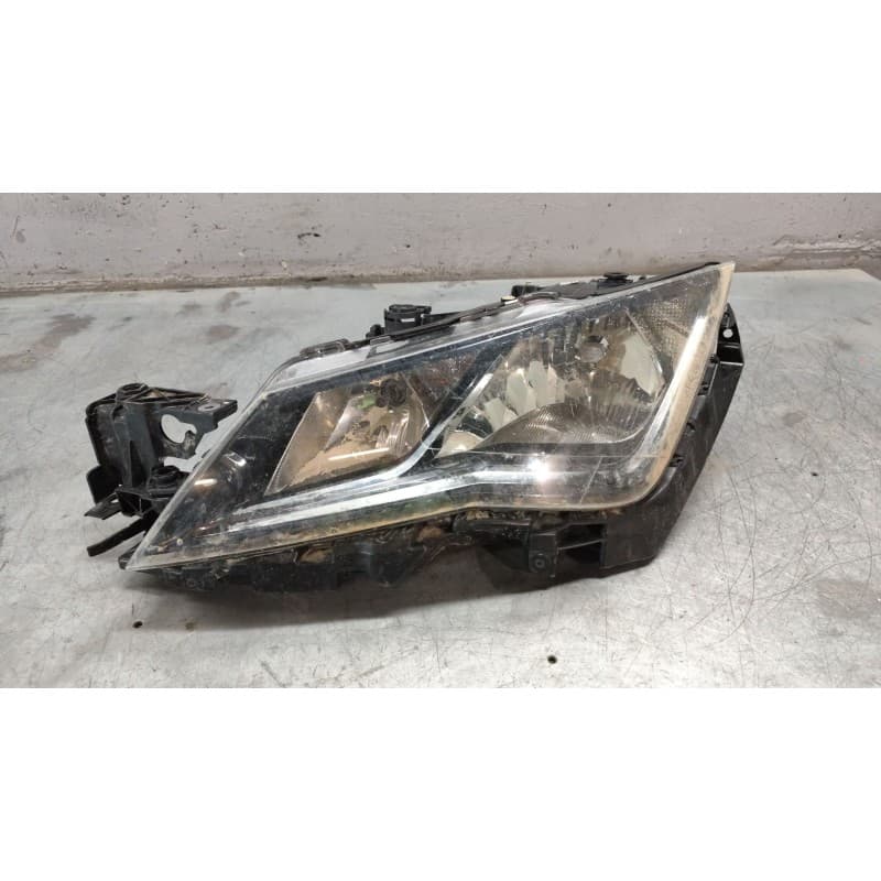 Recambio de faro izquierdo para seat leon (5f1) 1.4 tsi referencia OEM IAM