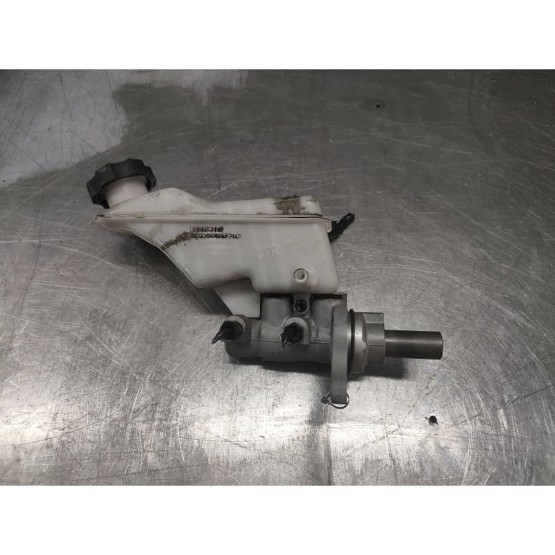 Recambio de bomba freno para kia sportage iv (ql, qle) 1.7 crdi referencia OEM IAM - Blanco