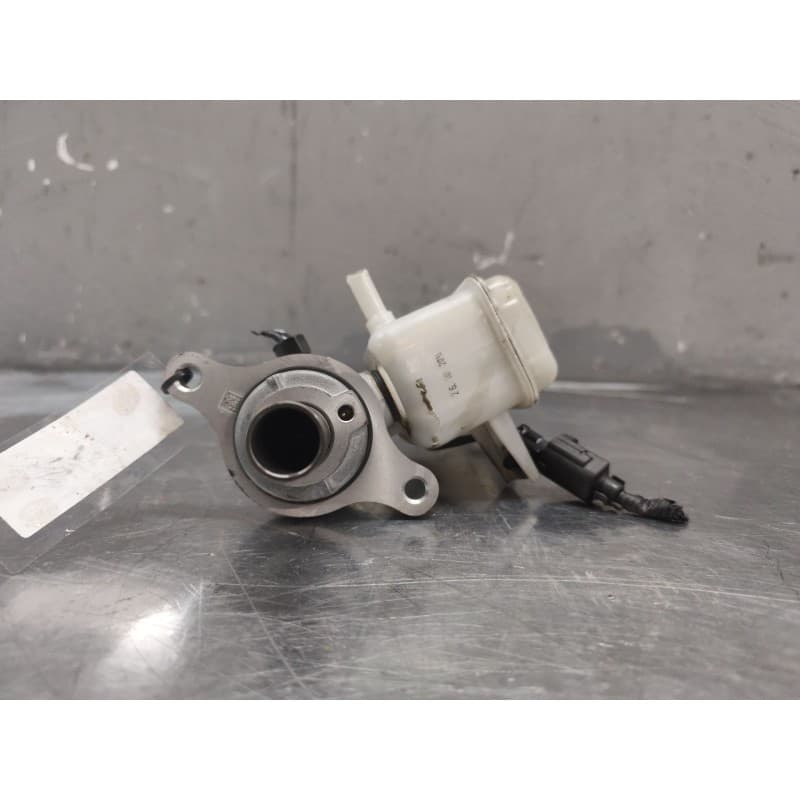 Recambio de bomba freno para kia sportage iv (ql, qle) 1.7 crdi referencia OEM IAM - Blanco 2