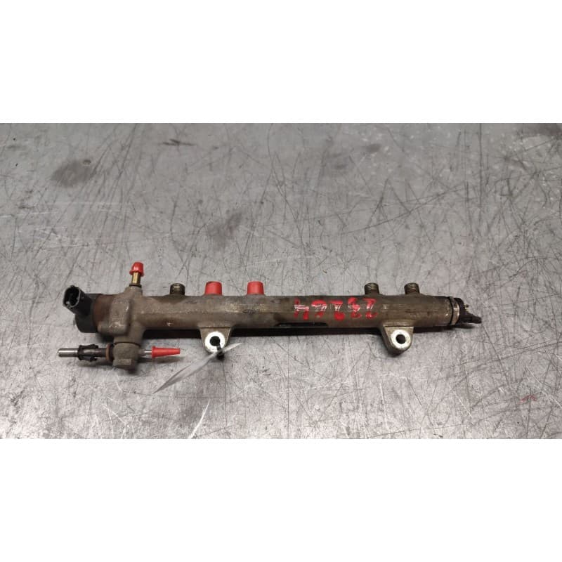 Recambio de rampa inyectora para opel corsa c blue line referencia OEM IAM 0445214044 - Blanco 4