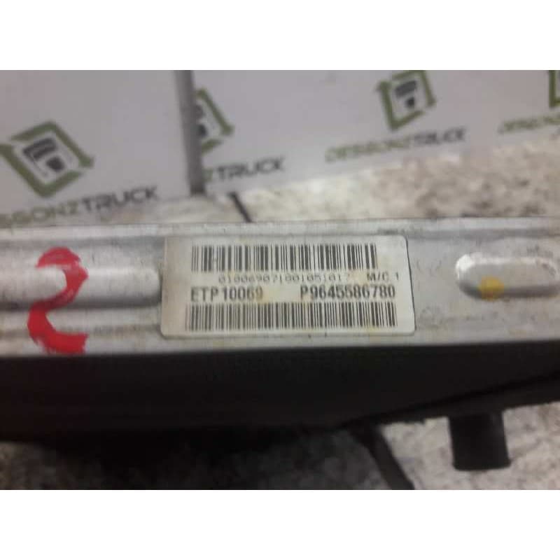 Recambio de radiador agua para peugeot 407 st sport referencia OEM IAM 9645586780 3