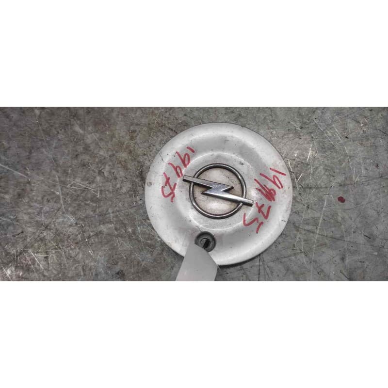 Recambio de tapacubos para opel corsa b eco referencia OEM IAM 9127615EF 13.80CM