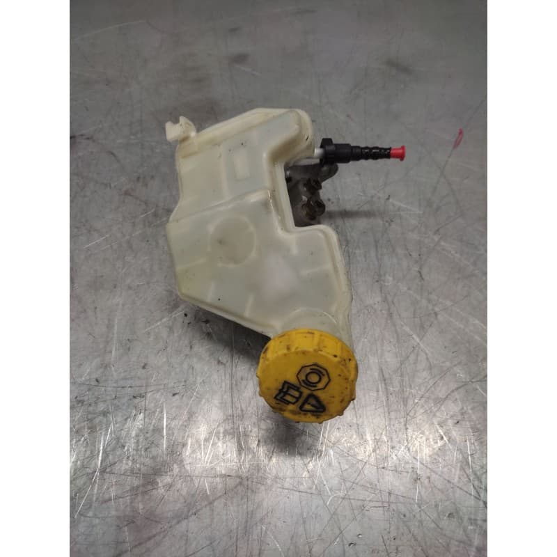 Recambio de bomba freno para ford fiesta (cbk) ambiente referencia OEM IAM 03350884941 - Blanco