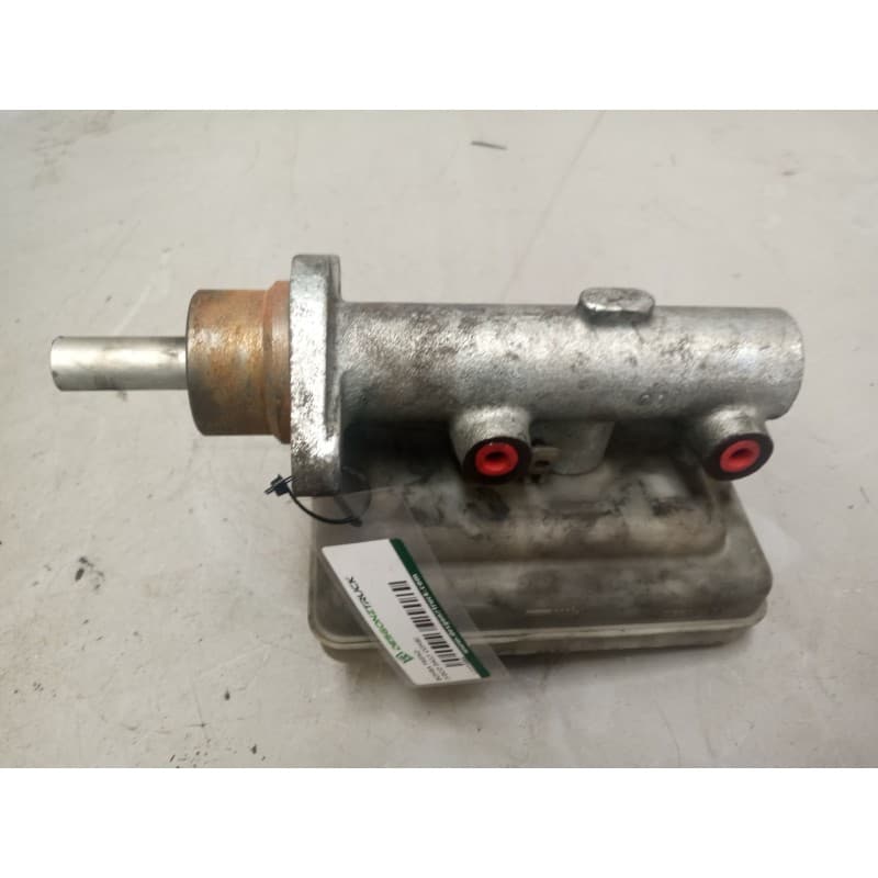 Recambio de bomba freno para iveco daily combi bus referencia OEM IAM - Gris 3