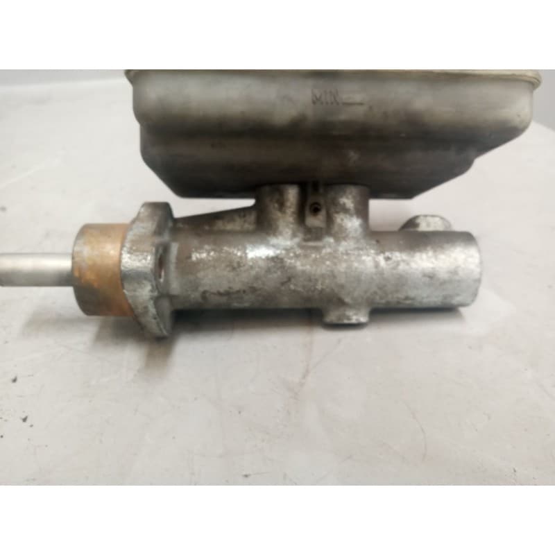 Recambio de bomba freno para iveco daily combi bus referencia OEM IAM - Gris 4