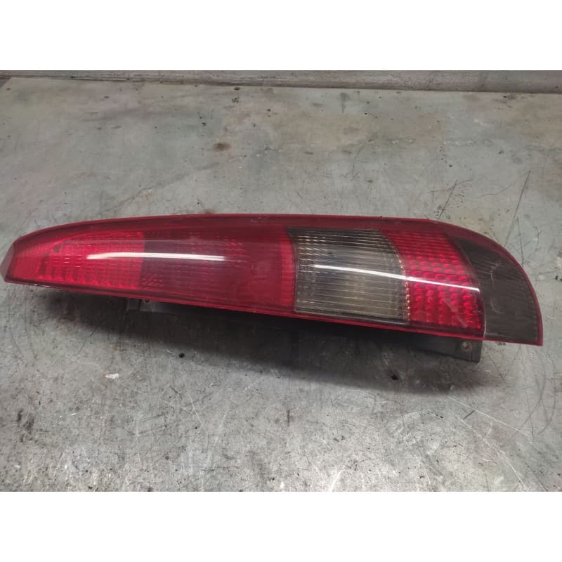 Recambio de piloto trasero derecho para ford fiesta (cbk) ambiente referencia OEM IAM