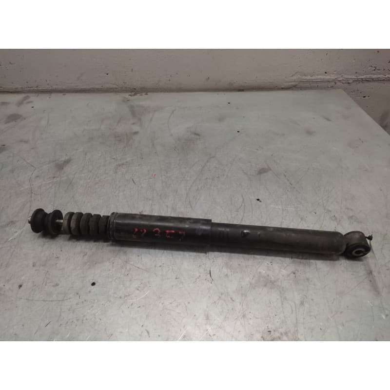 Recambio de amortiguador trasero para renault clio iii dynamique referencia OEM IAM - Plata