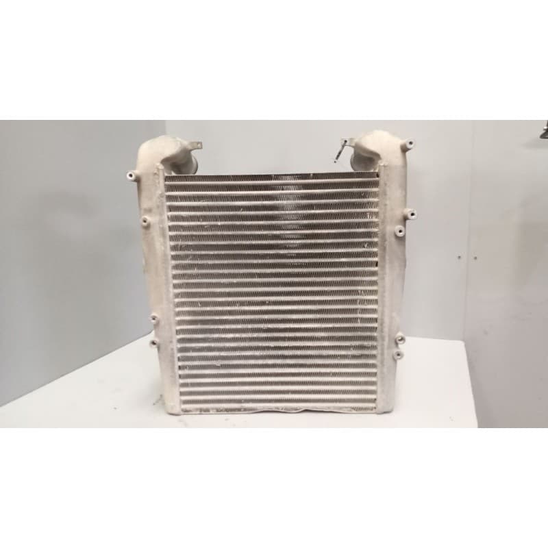 Recambio de intercooler para renault midlum referencia OEM IAM 5010315824 - Blanco