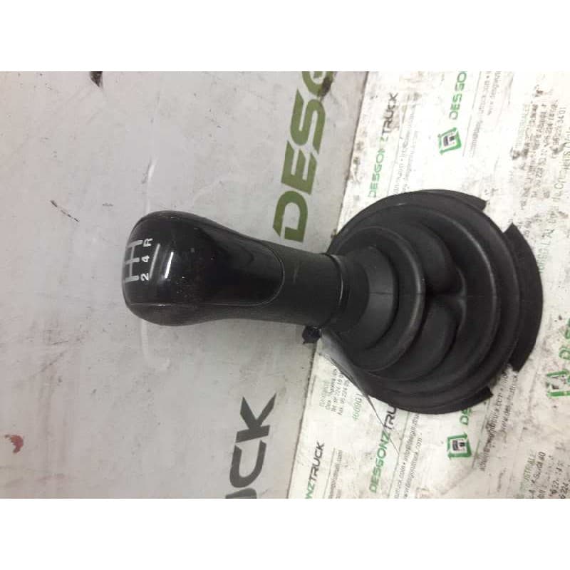 Recambio de pomo palanca cambio para ford fiesta (cbk) ambiente referencia OEM IAM - Rojo 2