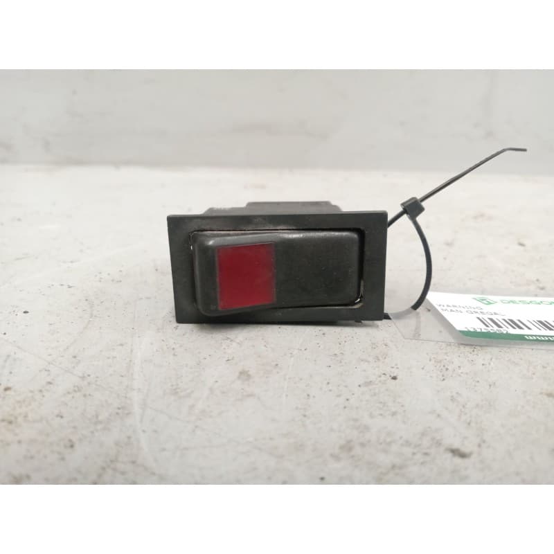 Recambio de warning para man gregal referencia OEM IAM 81255050605 - Dorado