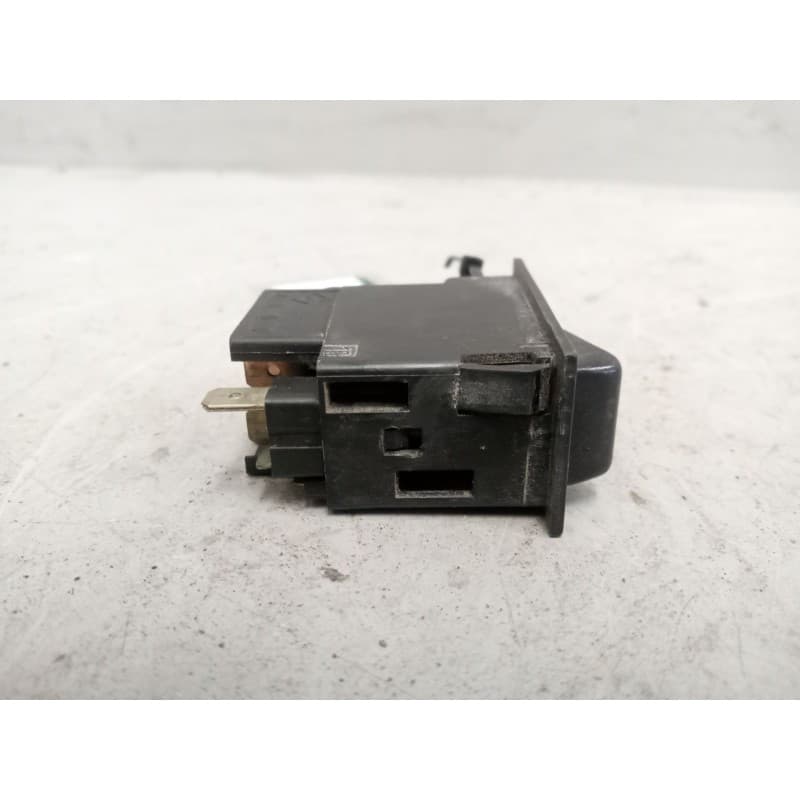 Recambio de warning para man gregal referencia OEM IAM 81255050605 - Dorado 4