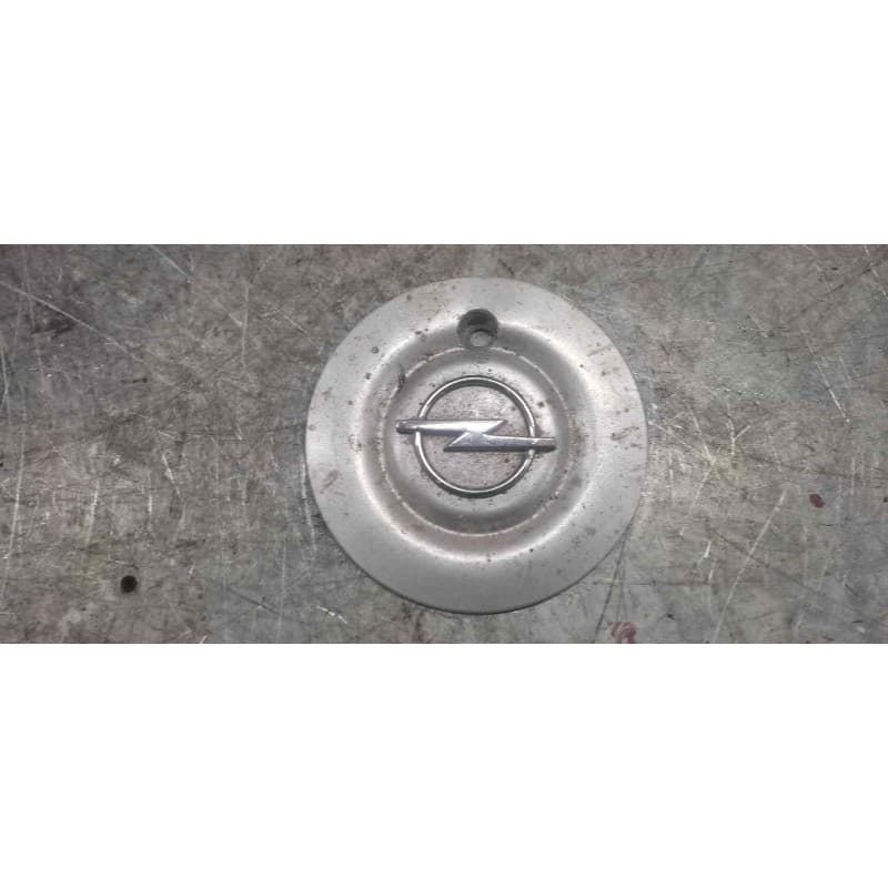 Recambio de tapacubos para opel corsa b eco referencia OEM IAM 90498216 15CM