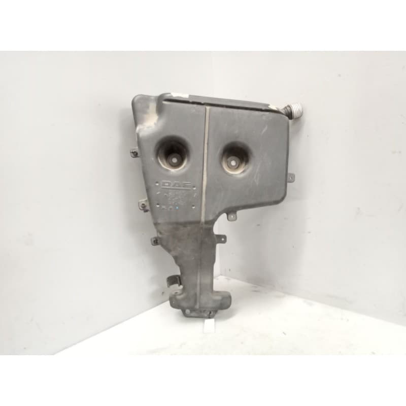 Recambio de deposito limpia para daf xf 106 480 referencia OEM IAM 2046541