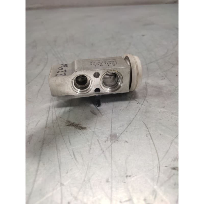 Recambio de valvula expansion para chevrolet aveo 1.4 cat referencia OEM IAM 95946961 - Blanco 2