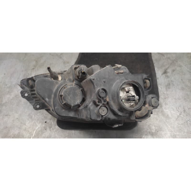 Recambio de faro izquierdo para kia sorento 2.5 crdi ex referencia OEM IAM 2
