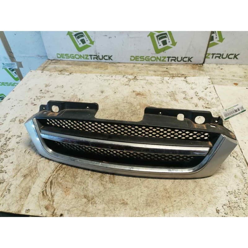 Recambio de rejilla delantera para daewoo tacuma se referencia OEM IAM 96399717 - Gris