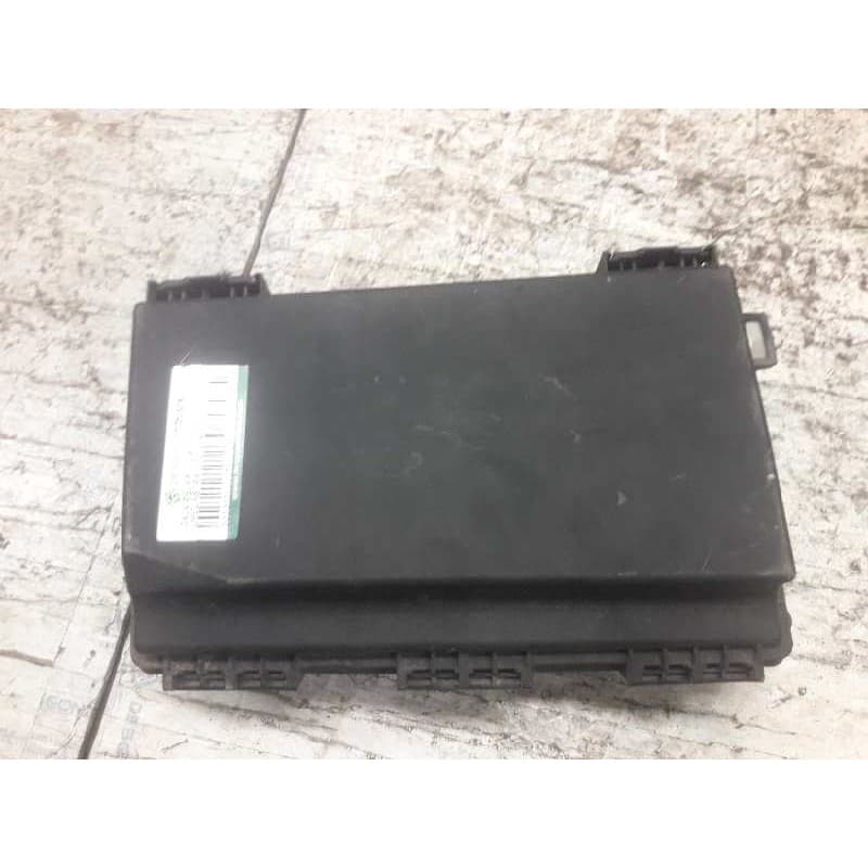 Recambio de caja reles / fusibles para opel astra gtc cosmo referencia OEM IAM  743381 - Gris 2