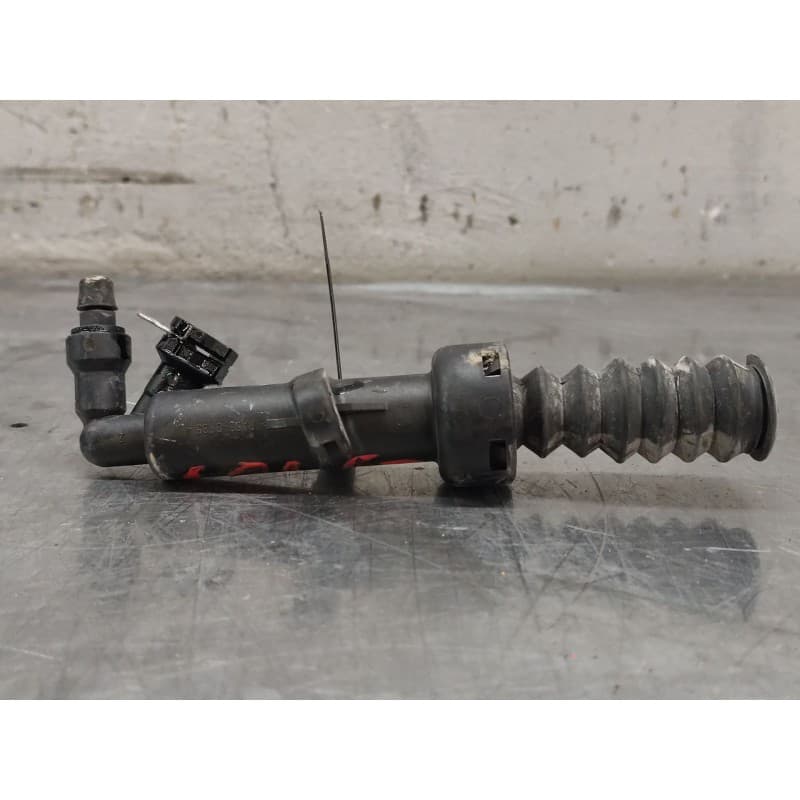Recambio de bombin embrague para citroën c4 berlina lx referencia OEM IAM - Blanco