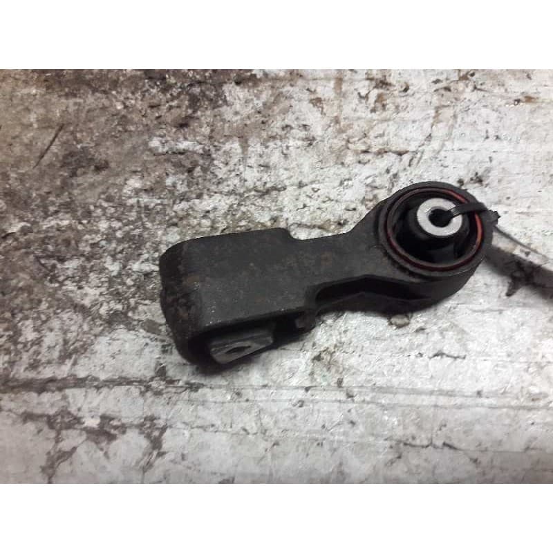 Recambio de soporte motor para peugeot 407 st sport referencia OEM IAM - Blanco