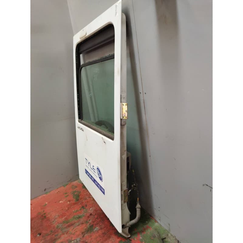 Recambio de puerta delantera derecha para renault magnum ab diesel referencia OEM IAM - Blanco 2