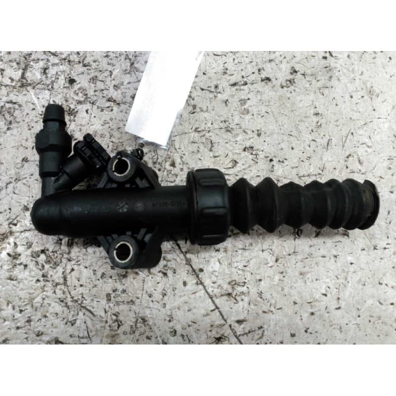 Recambio de bombin embrague para citroën c3 1.4 sx referencia OEM IAM