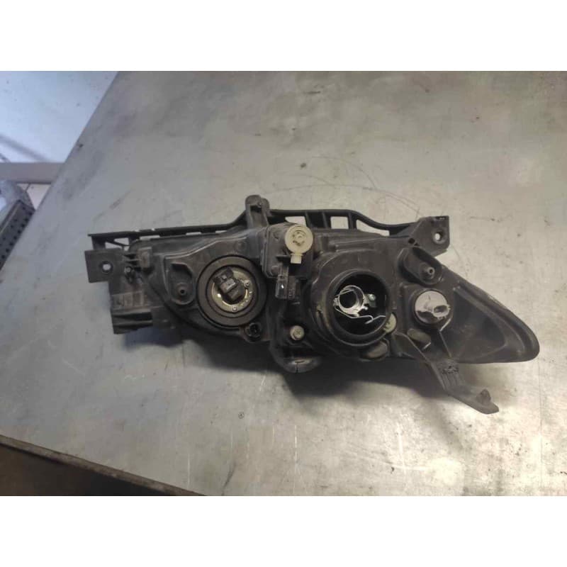 Recambio de faro izquierdo para mazda 3 berlina (bk) 1.6 crdt active referencia OEM IAM - Negro 2