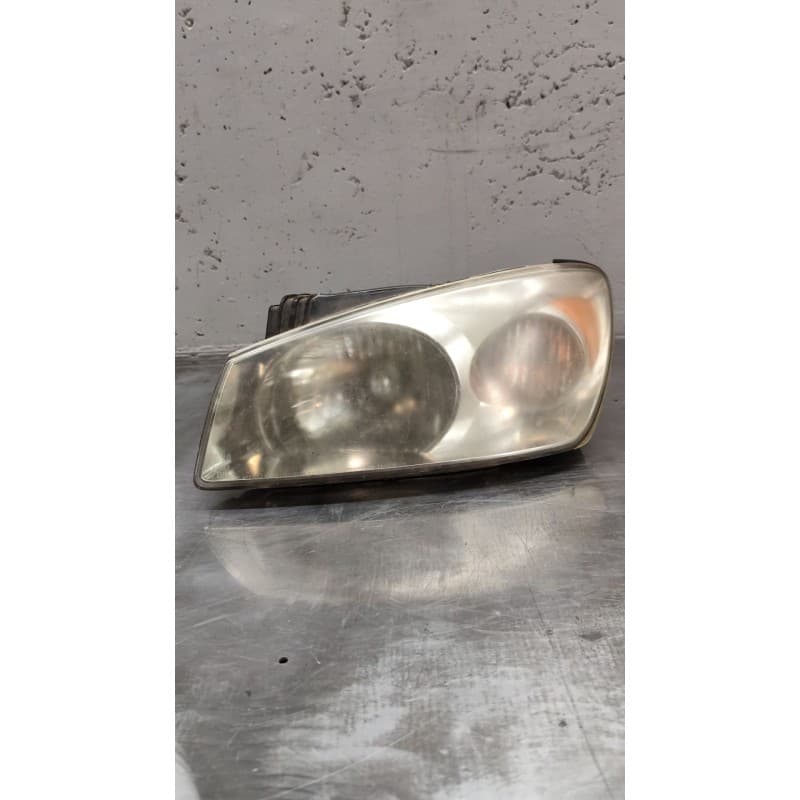 Recambio de faro izquierdo para kia cerato i hatchback (ld) 2.0 crdi referencia OEM IAM