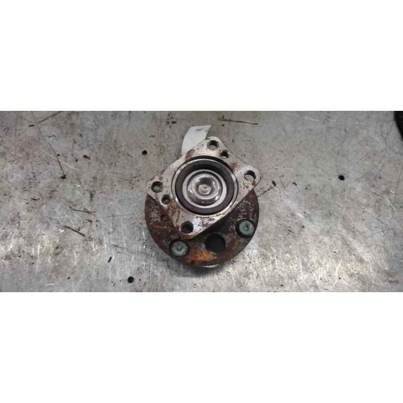 Recambio de buje trasero izquierdo para ford fiesta (cb1) ambiente referencia OEM IAM 2