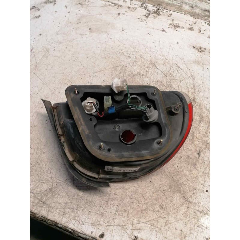 Recambio de piloto trasero derecho para hyundai accent (x3) 1.3 cat referencia OEM IAM - Blanco 2