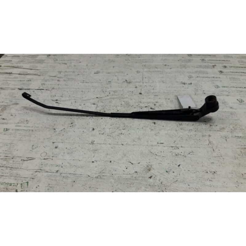 Recambio de brazo limpia trasero para tata safari 1.9 referencia OEM IAM